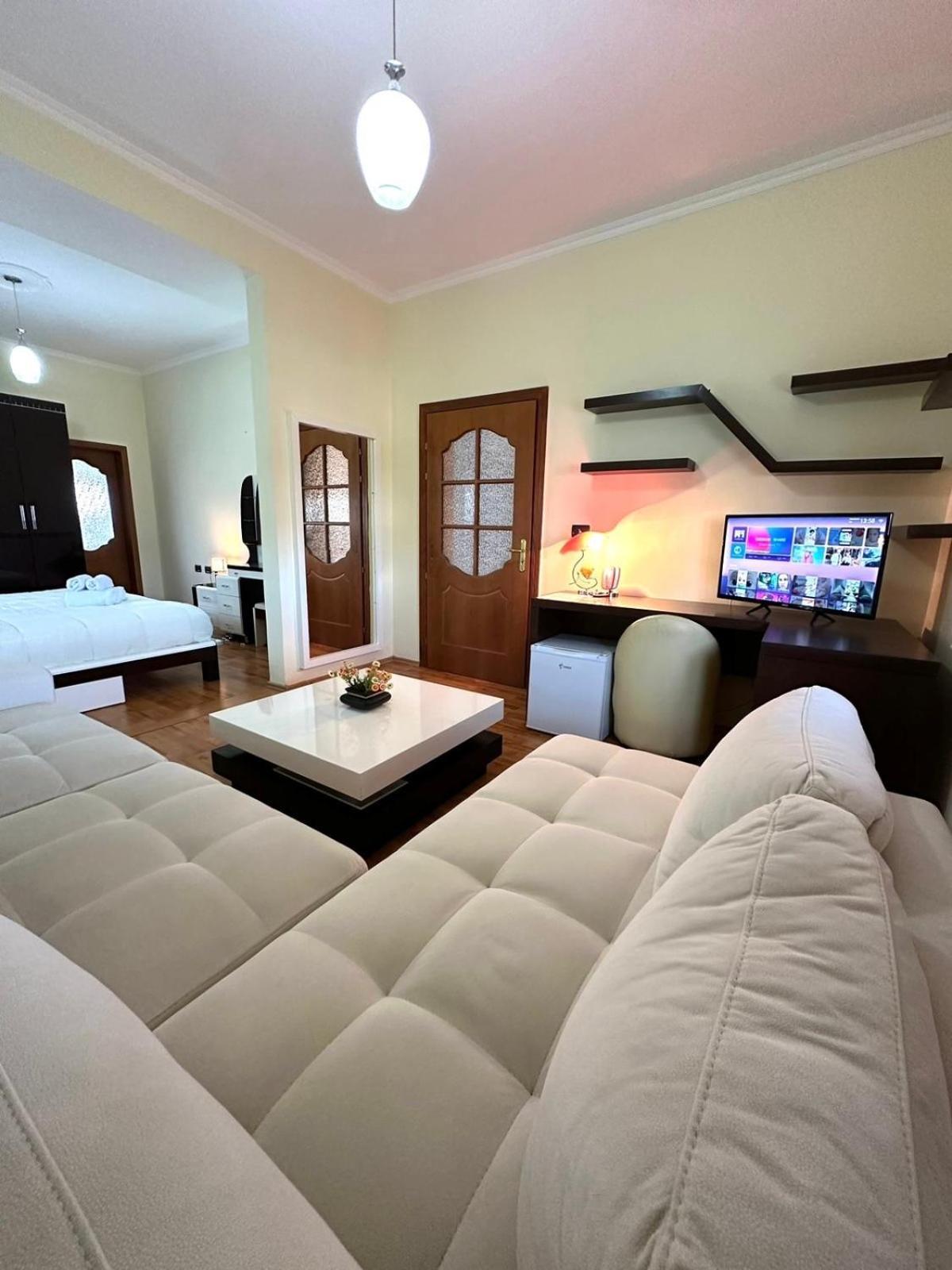 Guest House Pulake Berat Ngoại thất bức ảnh