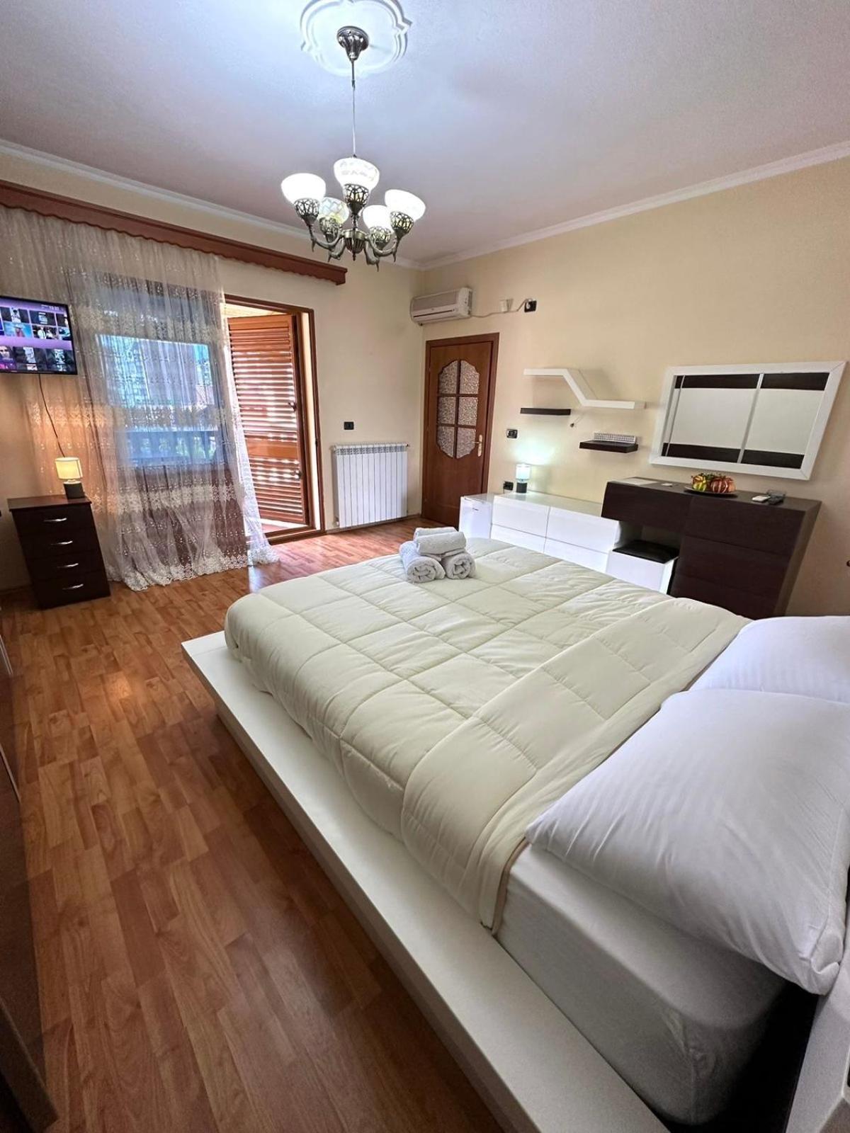 Guest House Pulake Berat Ngoại thất bức ảnh