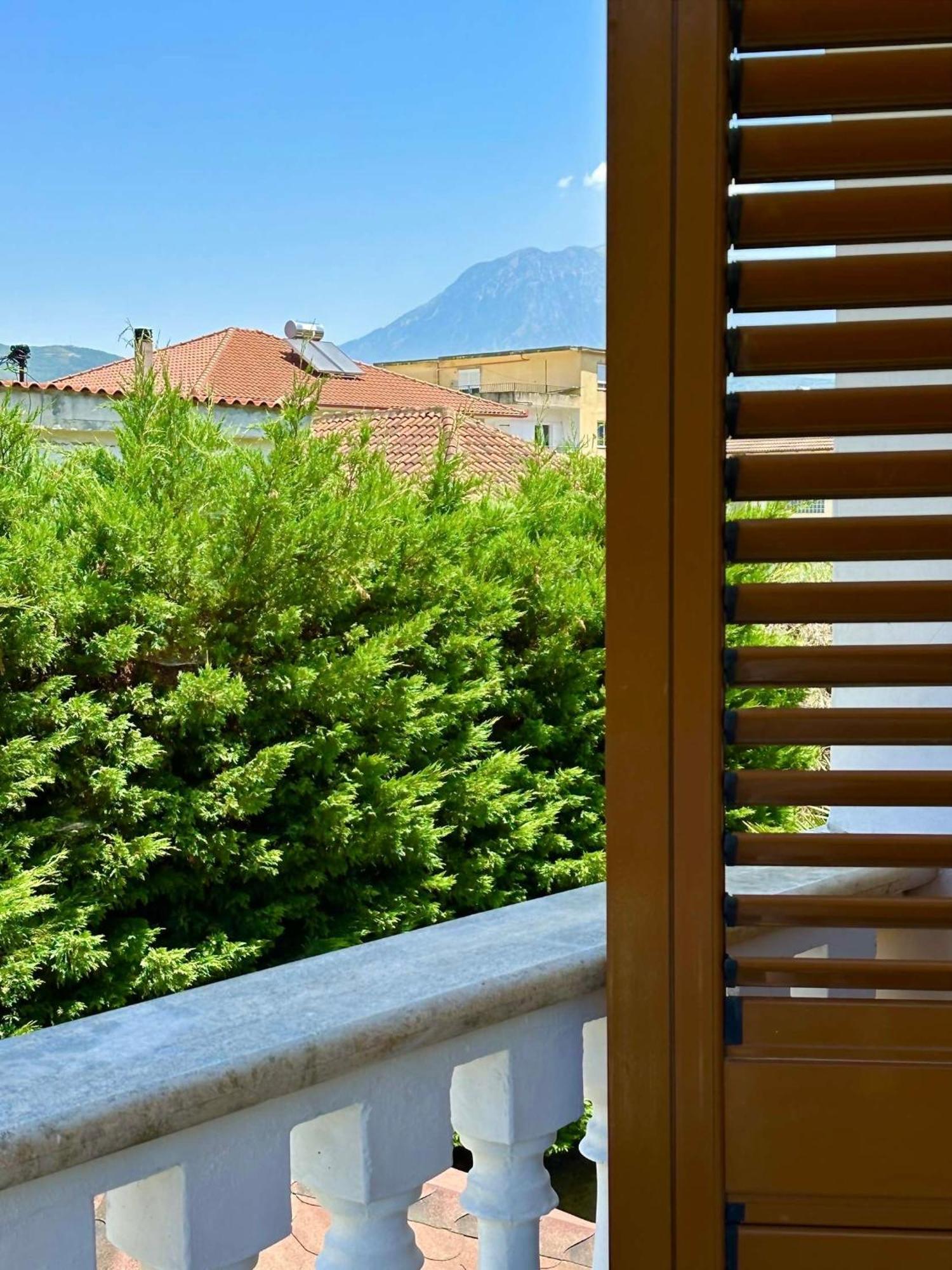 Guest House Pulake Berat Ngoại thất bức ảnh